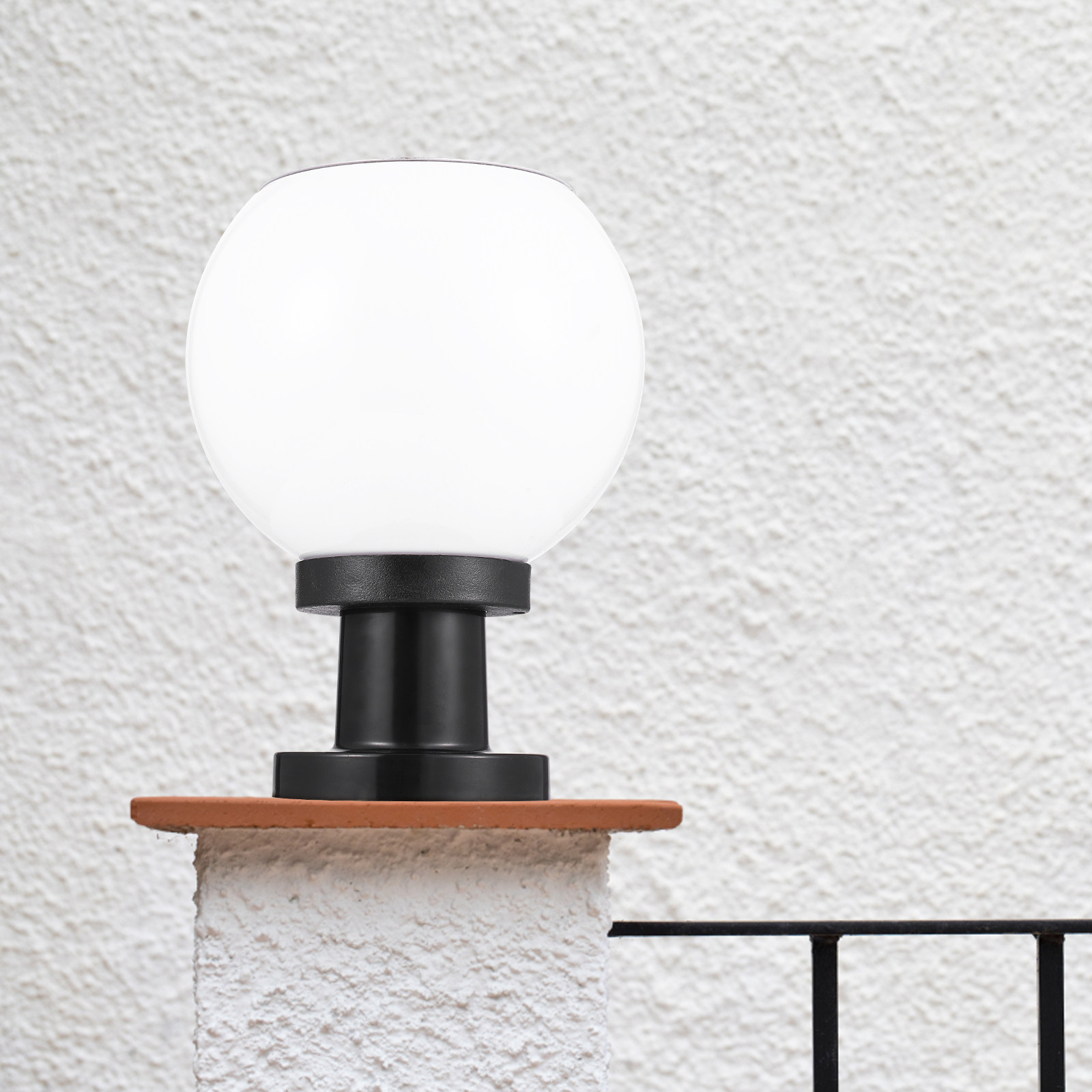 1. مصباح حائط دائري يعمل بالطا - مراجعة Outdoor Lighting Round وسعره